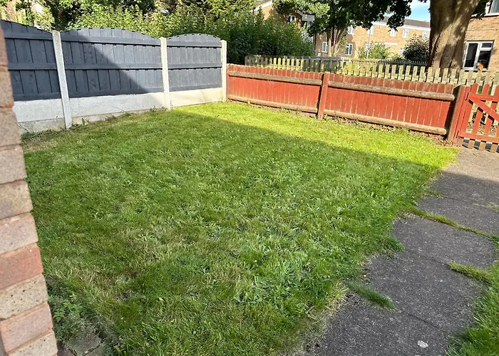 A Charming 3 Bed Home Next To Nec And Birmingham International Airport