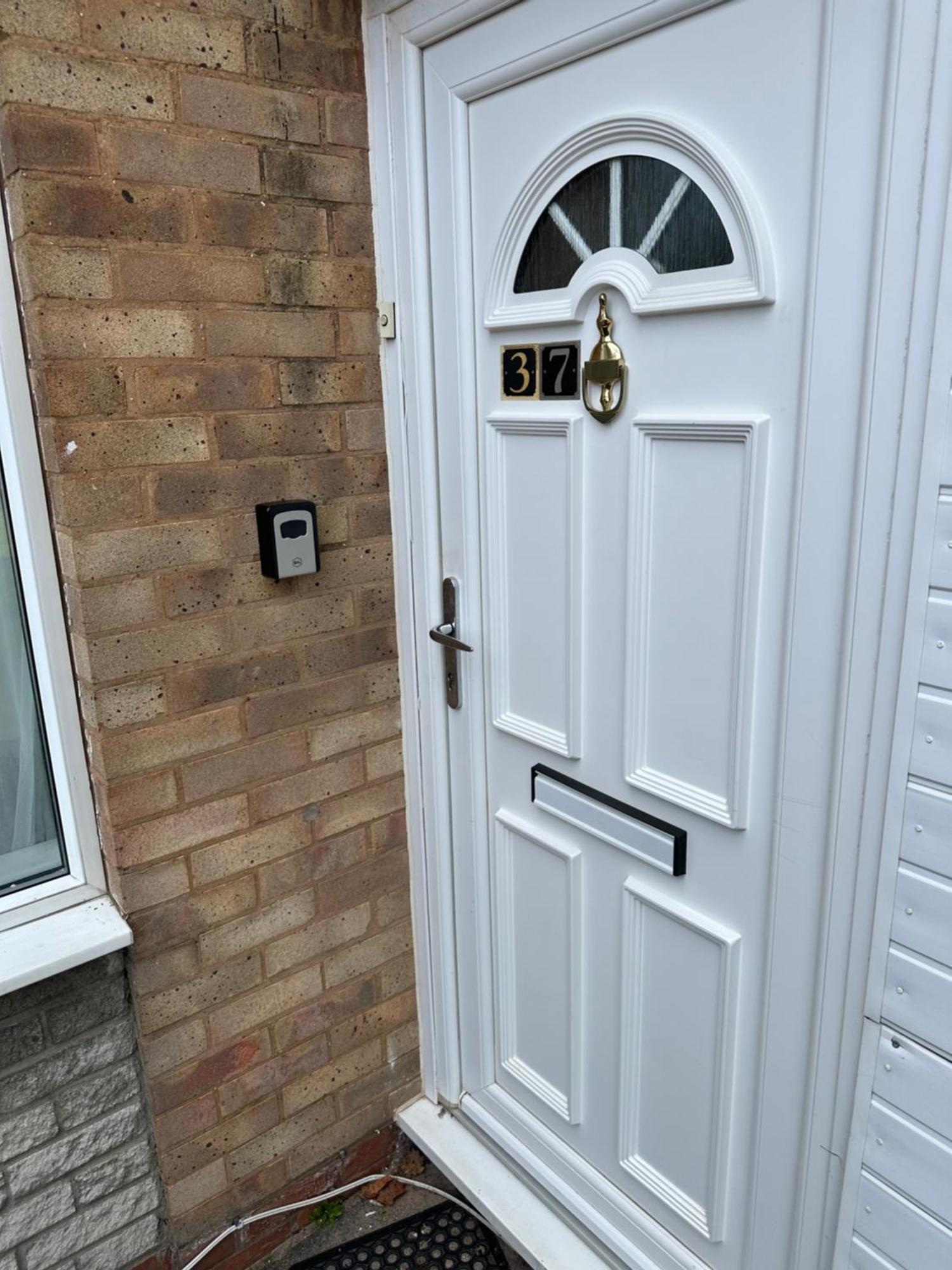 A Charming 3 Bed Next To Nec And Birmingham International Airport Apartment