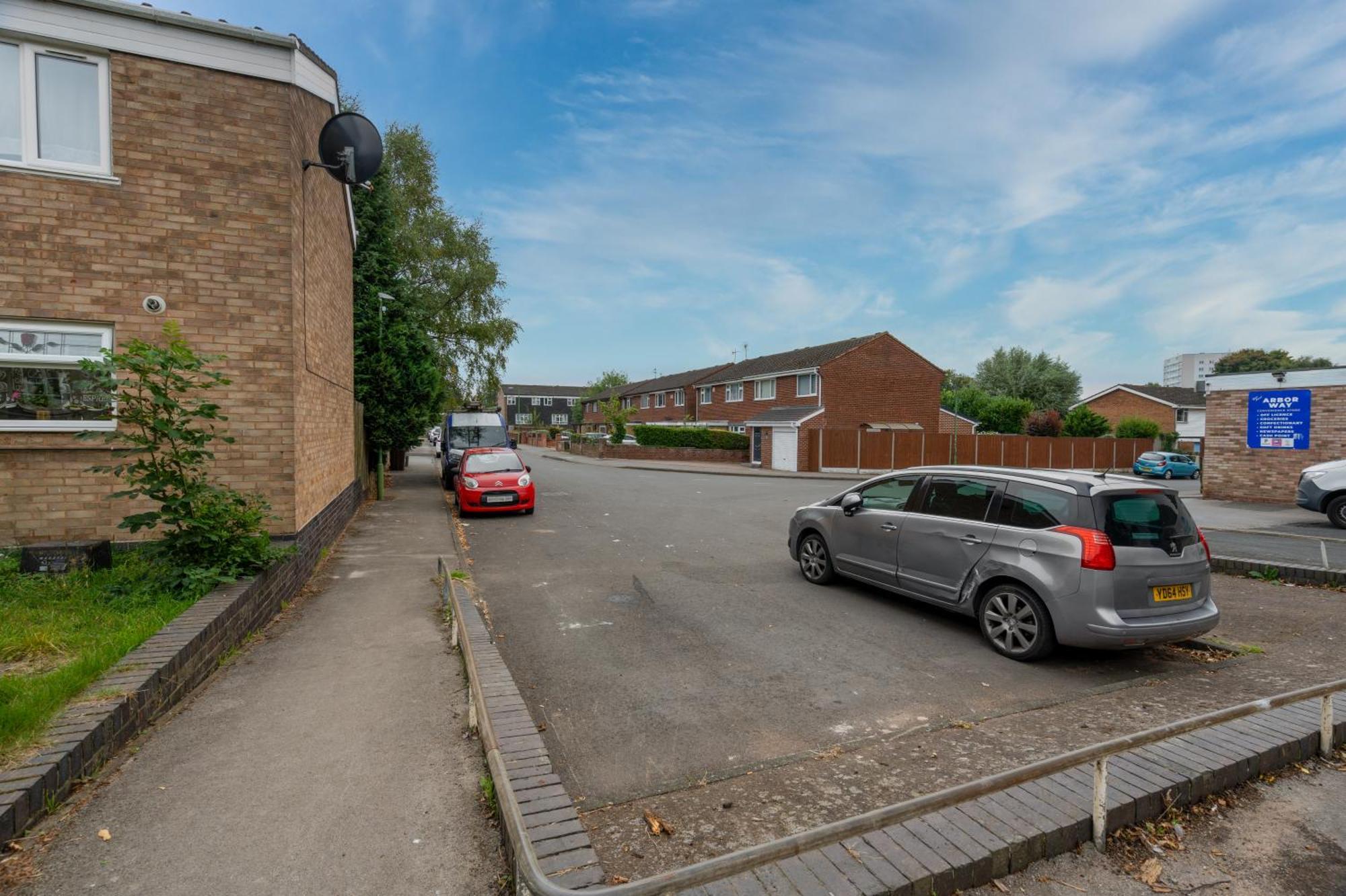 A Charming 3 Bed Next To Nec And Birmingham International Airport *