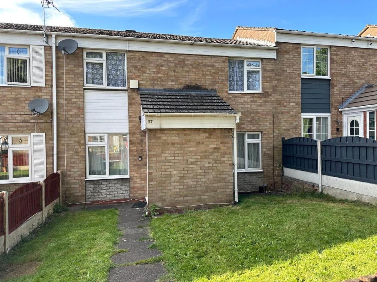 A Charming 3 Bed Next To Nec And Birmingham International Airport