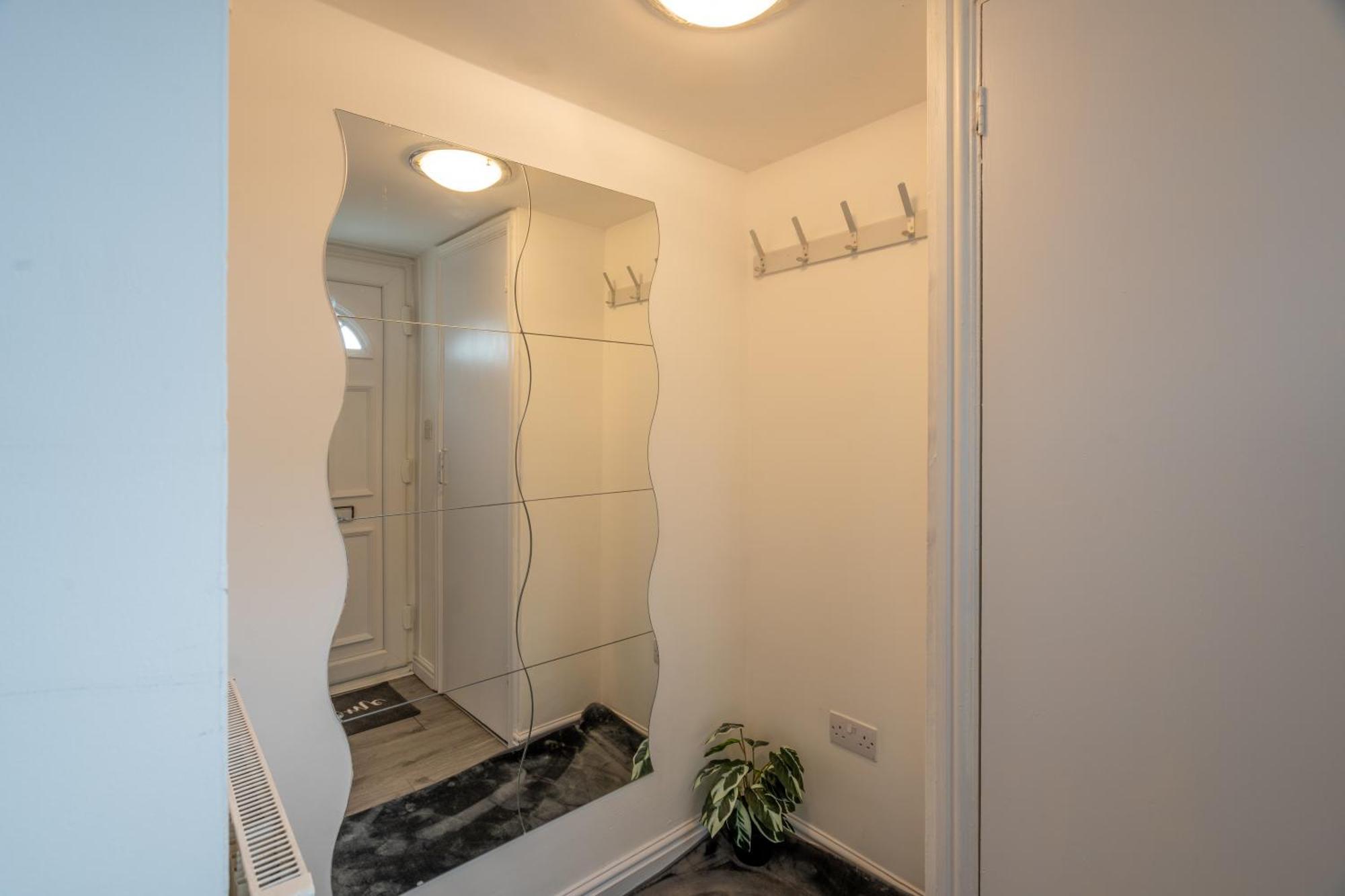 A Charming 3 Bed Next To Nec And Birmingham International Airport Apartment Marston Green