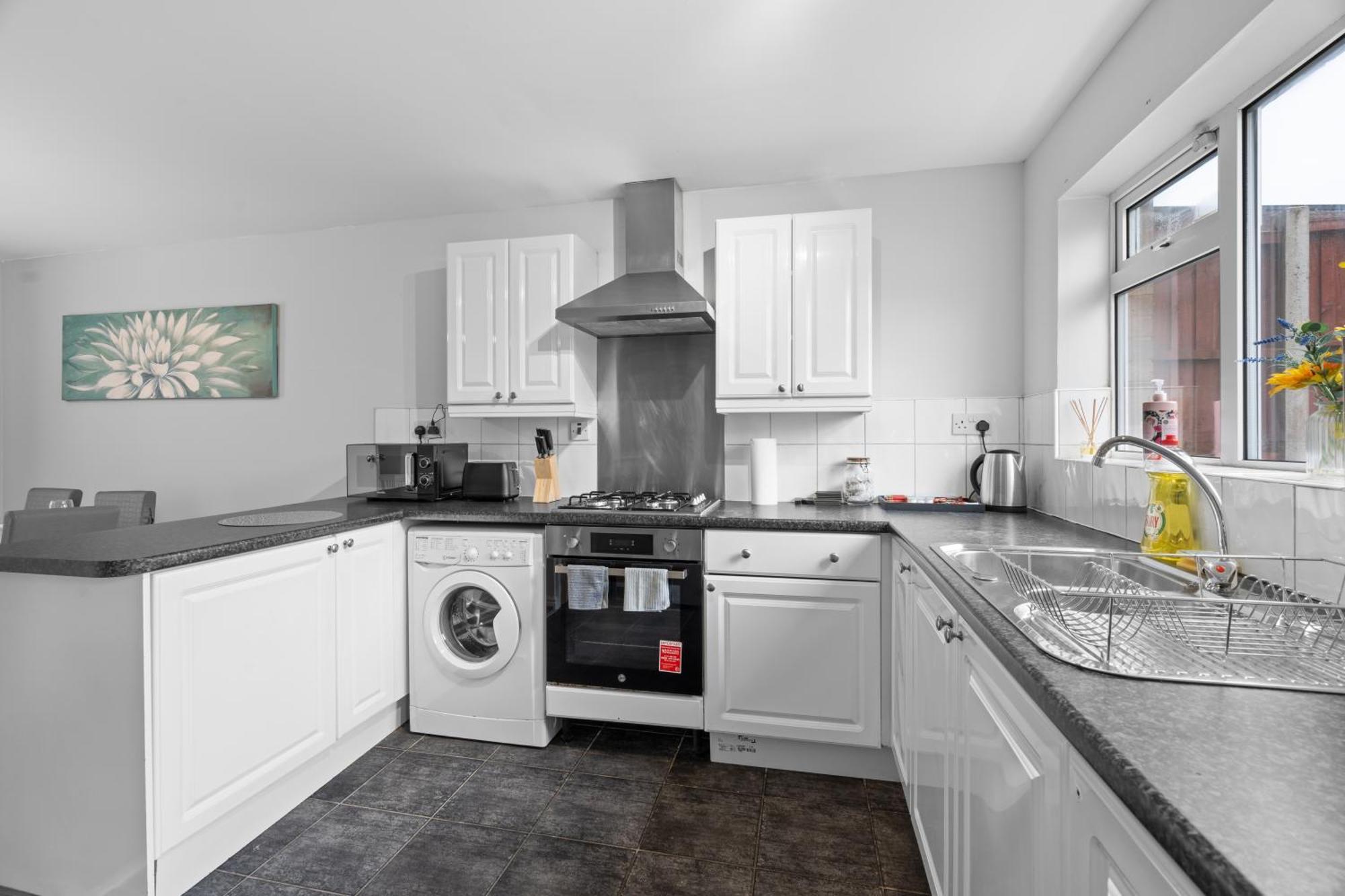 A Charming 3 Bed Next To Nec And Birmingham International Airport Marston Green